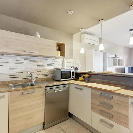 Mas Isaac Sun Village - Barneda Premium